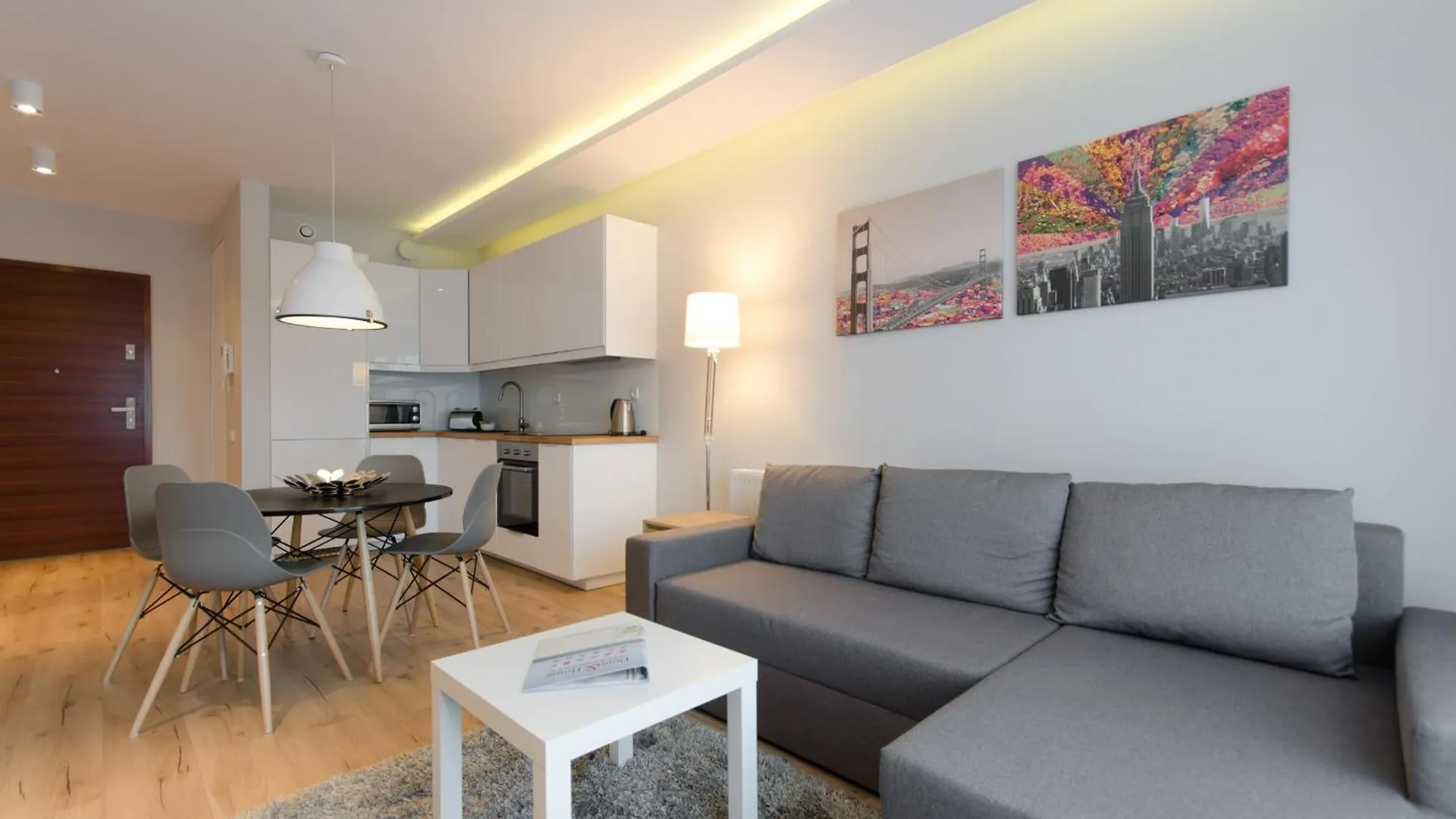 Modern Dom & House Apartments In Gdansk With Pool And Gym