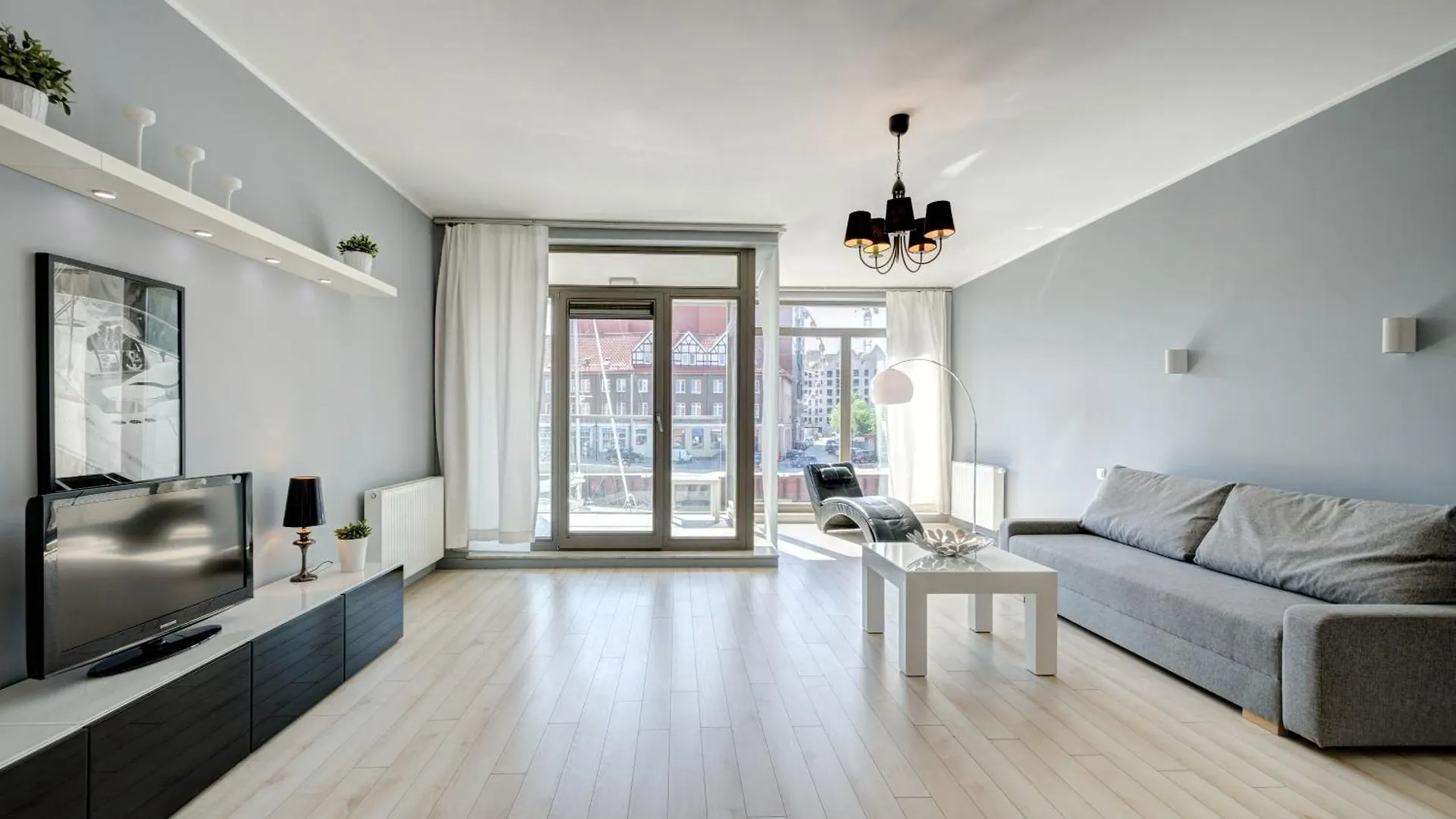 Modern Dom & House Apartments In Gdansk With Pool And Gym