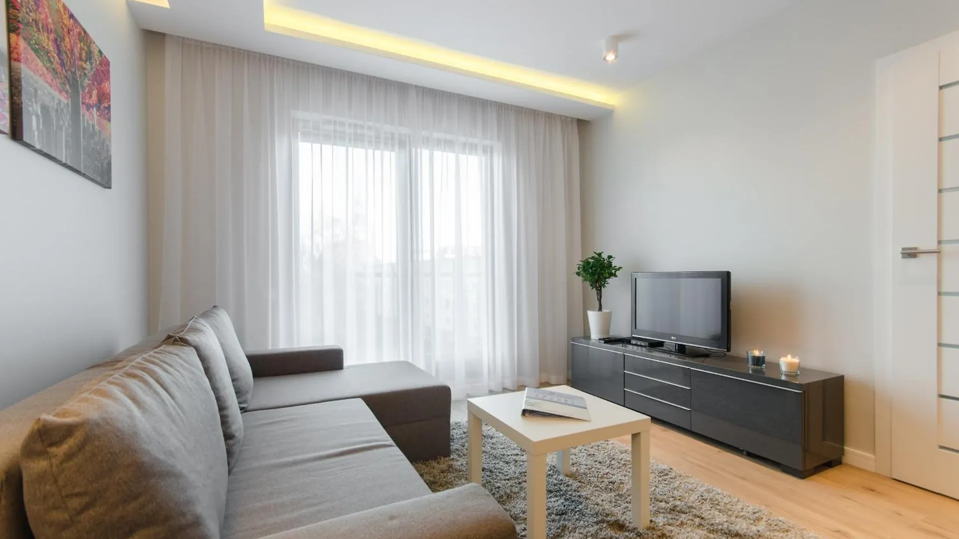 Modern Dom & House Apartments In Gdansk With Pool And Gym Poland