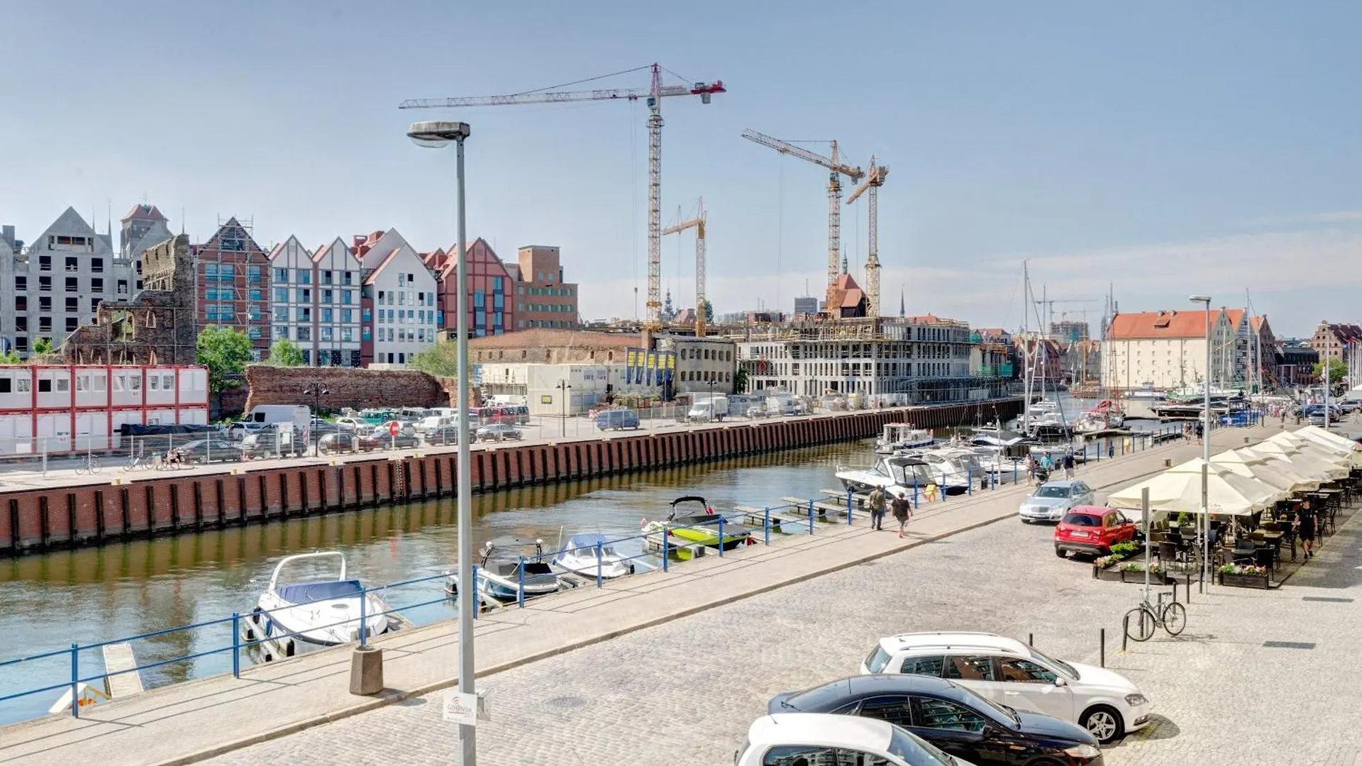 Modern Dom & House Apartments In Gdansk With Pool And Gym