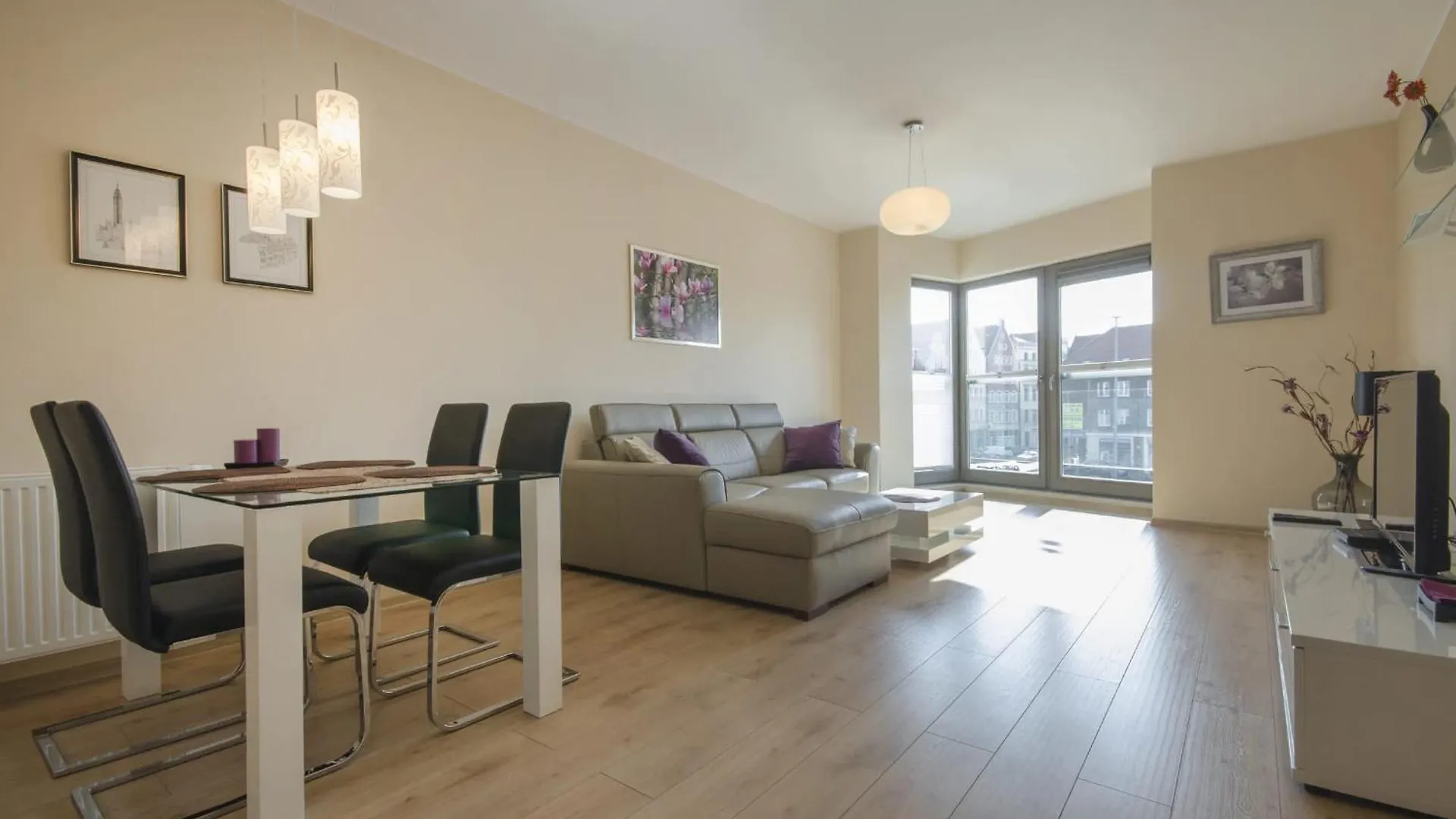 Modern Dom & House Apartments In Gdansk With Pool And Gym Poland