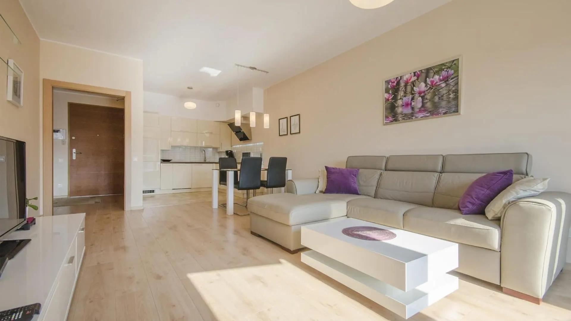 Modern Dom & House Apartments In Gdansk With Pool And Gym