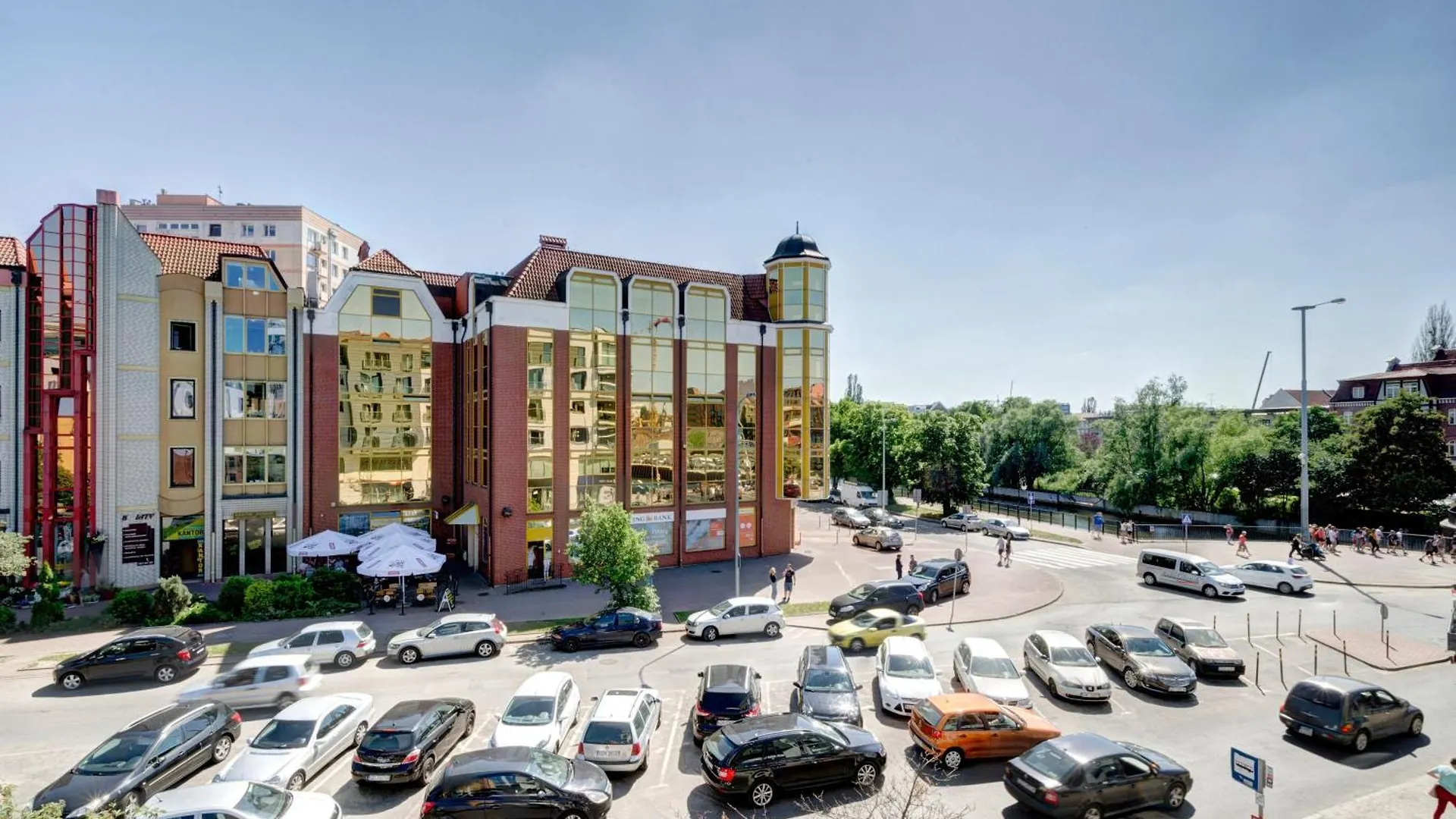 Modern Dom & House Apartments In Gdansk With Pool And Gym