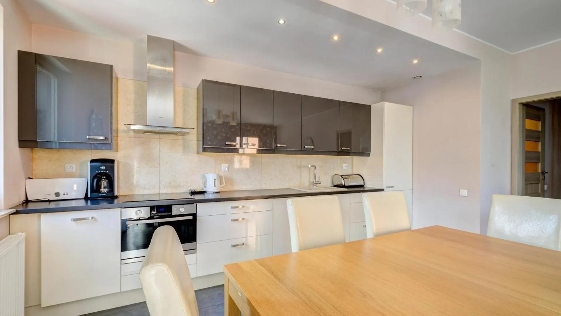 Modern Dom & House Apartments In Gdansk With Pool And Gym Poland